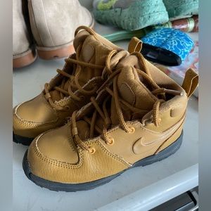 Kids Nike Manoa Boots (10c)